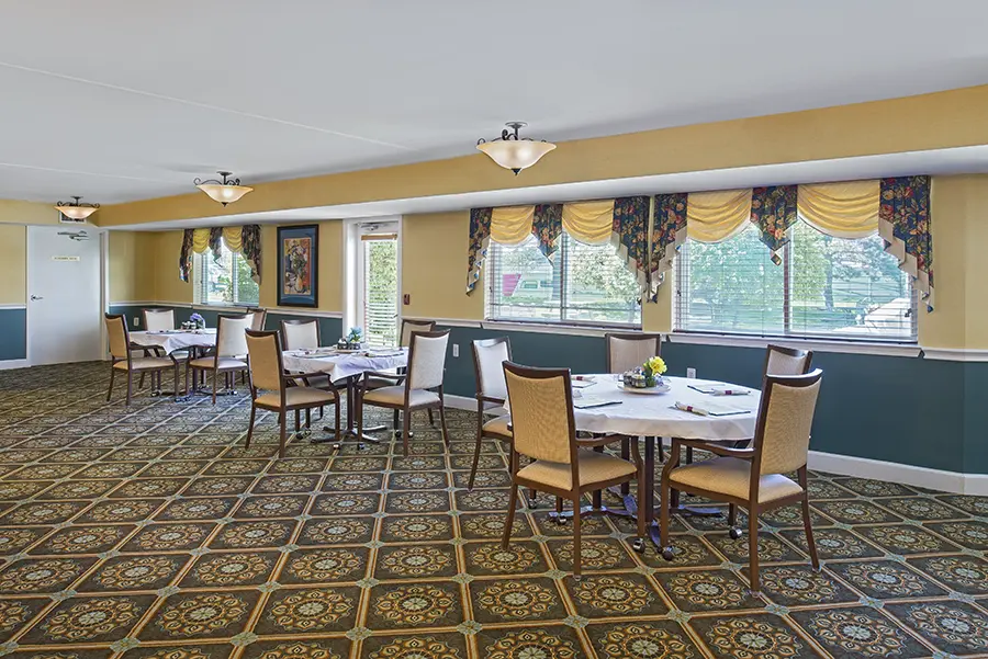 Dining room at American House Grand Blanc a retirement community
